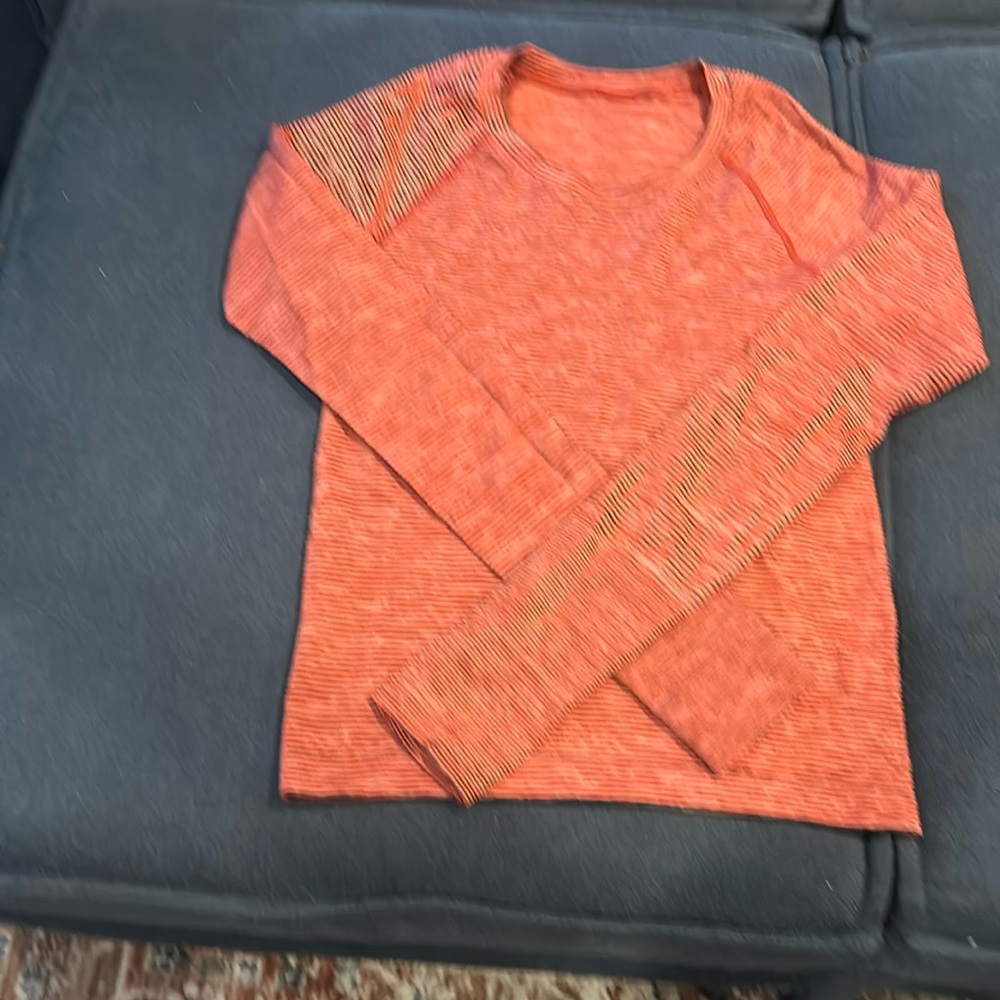 Lululemon  swiftly race length long sleeve.
